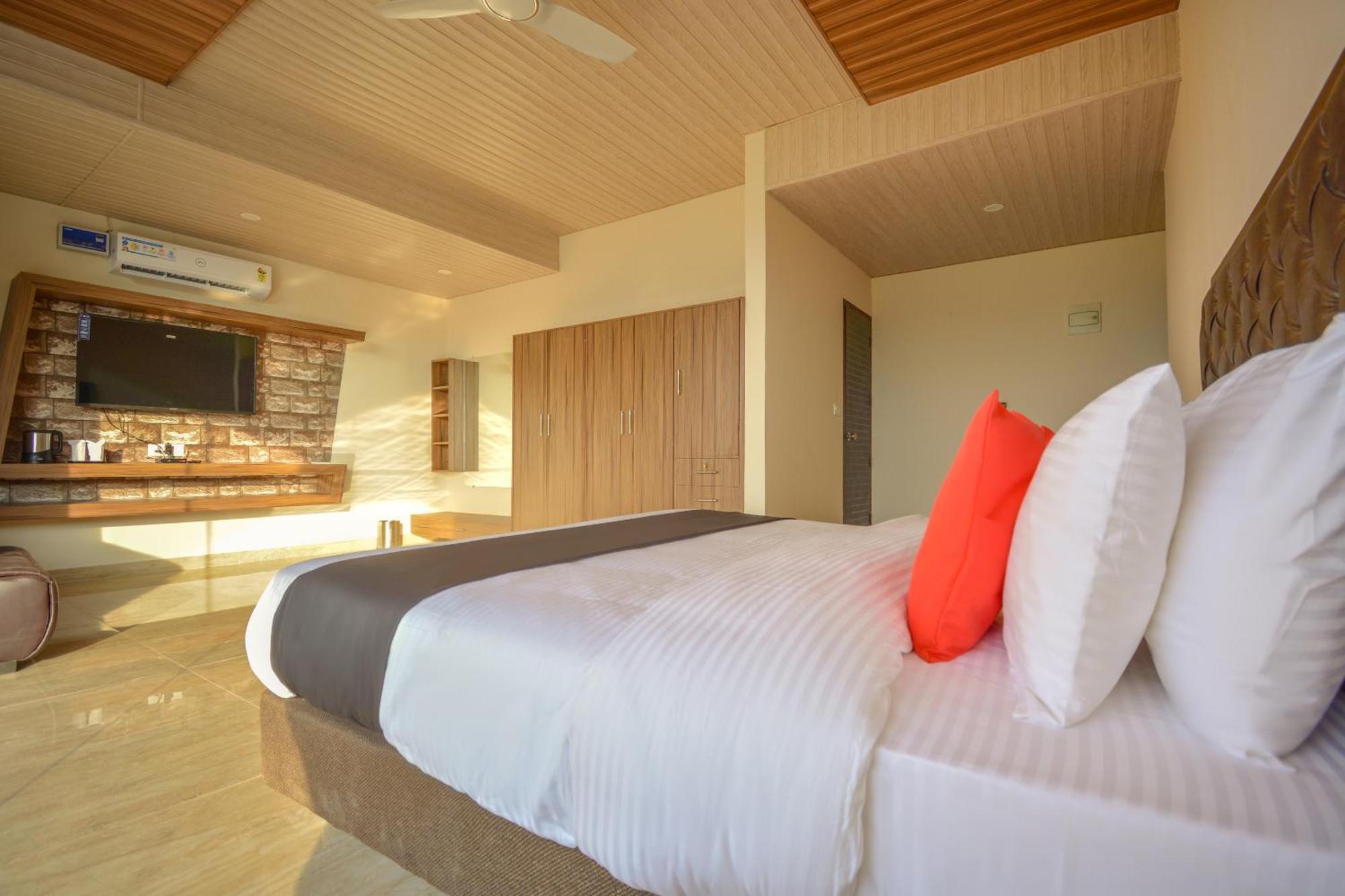 Nakshatra Resort Kunihar ภายนอก รูปภาพ